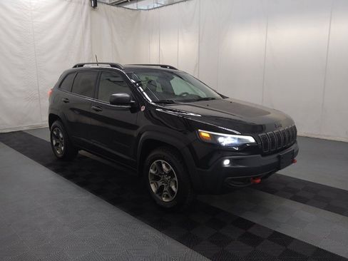 Used 2019 Jeep Cherokee Trailhawk AWD/4WD image 13