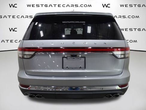 Used 2020 Lincoln Aviator Reserve w/ Equipment Group 202A image 4