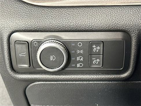 Used 2020 Ford Explorer Limited image 23