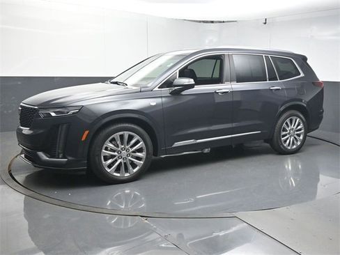Used 2023 Cadillac XT6 Premium Luxury image 4