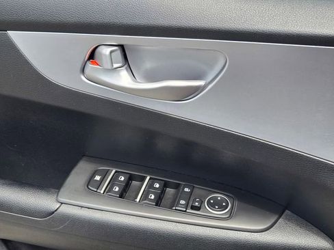 Used 2022 Kia Forte LXS FWD image 22