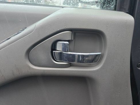 Used 2012 Nissan Frontier SV image 25