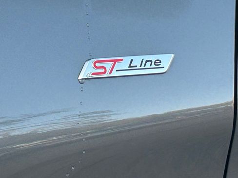 Used 2025 Ford Explorer ST-Line w/ Premium Package image 16