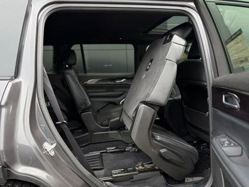 Used 2022 Jeep Grand Cherokee L Laredo AWD/4WD image 57