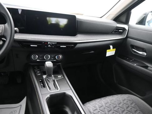 Used 2025 Nissan Kicks SV w/ SV Premium Package AWD/4WD image 22