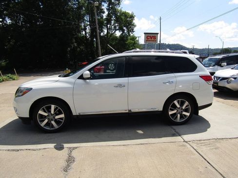 Used 2016 Nissan Pathfinder Platinum AWD/4WD image 3