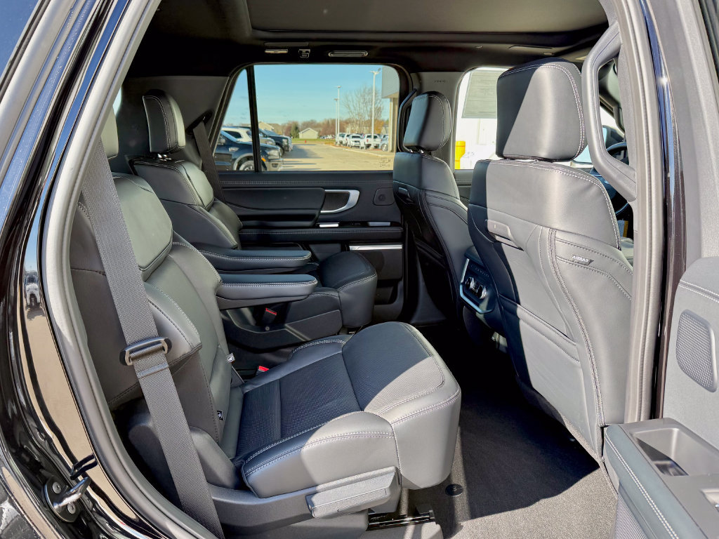 New 2025 Ford Expedition Platinum w/ Stealth Performance Package AWD/4WD image 23