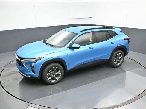 New 2026 Chevrolet Trax LT w/ Driver Confidence Package image 18