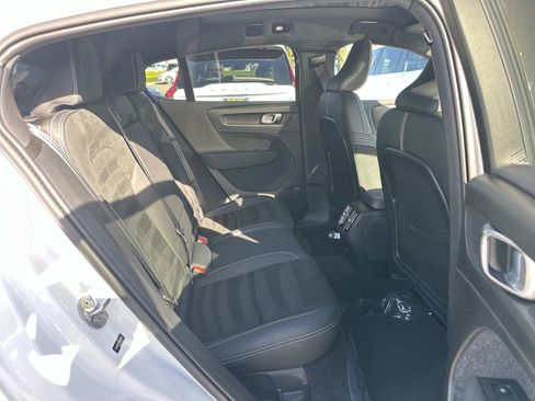 Certified 2023 Volvo C40 P8 Recharge Plus image 24