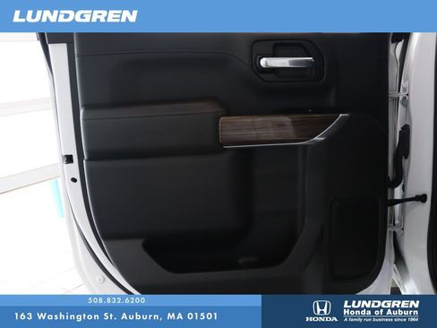 Used 2020 Chevrolet Silverado 1500 RST w/ True North Edition AWD/4WD image 13