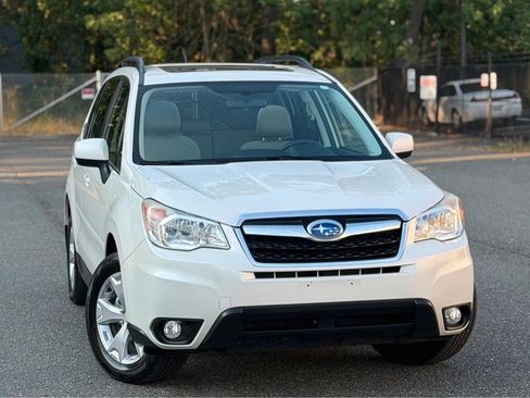Used 2014 Subaru Forester 2.5i Limited AWD/4WD image 2