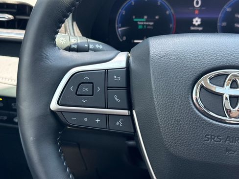 Used 2025 Toyota Highlander Platinum AWD/4WD image 29
