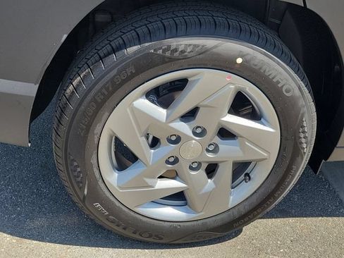 New 2027 Hyundai Kona SE FWD image 29