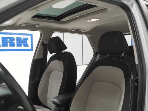 Used 2020 Hyundai Venue SEL w/ Convenience Package FWD image 16