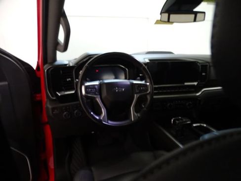 Used 2022 Chevrolet Silverado 1500 LT Trail Boss w/ LT Trail Boss Premium Package AWD/4WD image 5