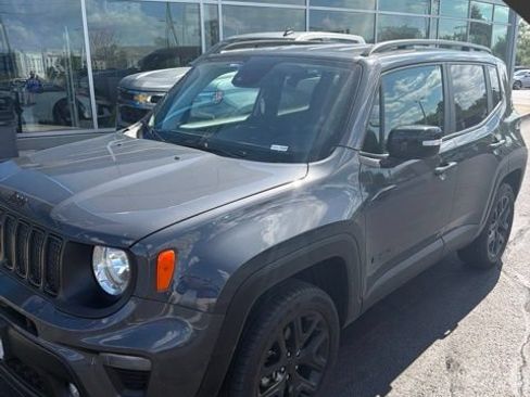 Used 2023 Jeep Renegade Altitude w/ Convenience Group I AWD/4WD image 1