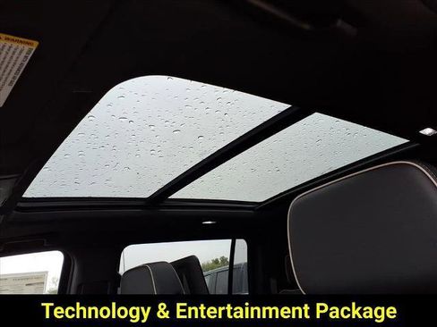 New 2026 Chevrolet Suburban Premier image 10