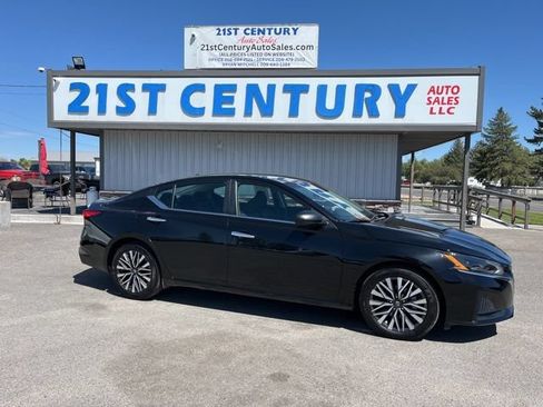 Used 2025 Nissan Altima 2.5 SV FWD image 1