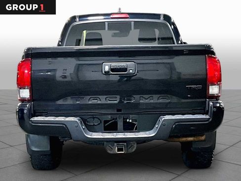 Certified 2019 Toyota Tacoma TRD Off-Road w/ Technology Package AWD/4WD image 5