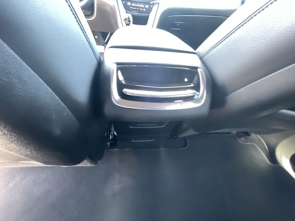 Certified 2024 Cadillac XT6 Luxury FWD image 14