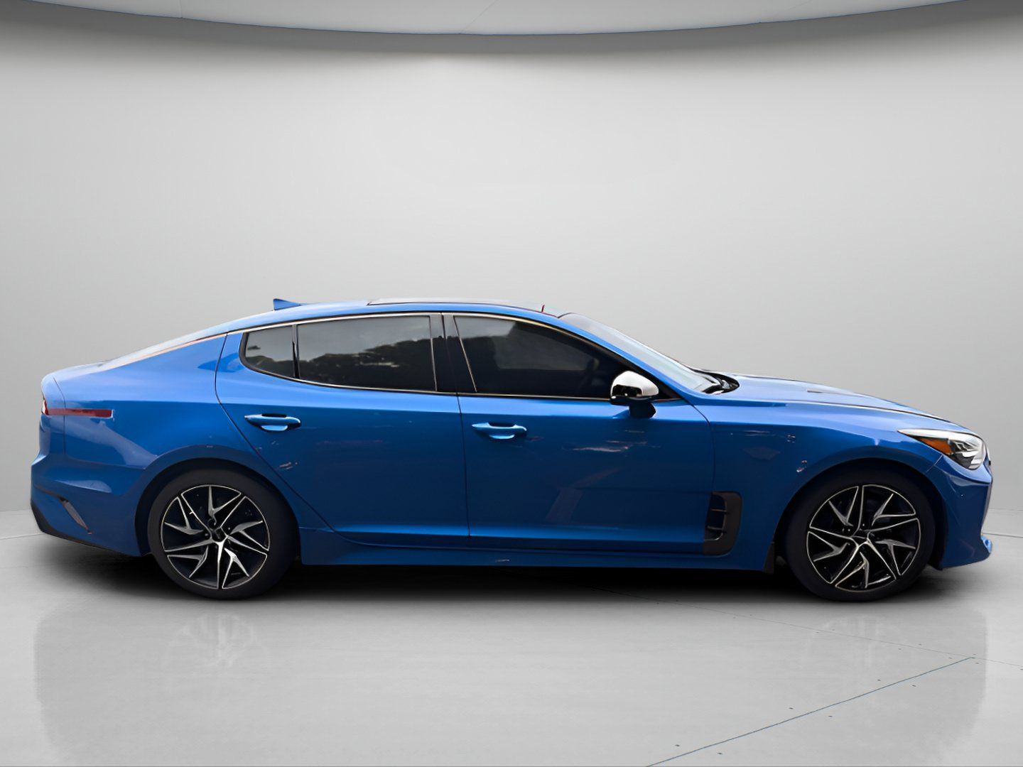 Used 2022 Kia Stinger GT-Line w/ Sun & Sound Package RWD image 6