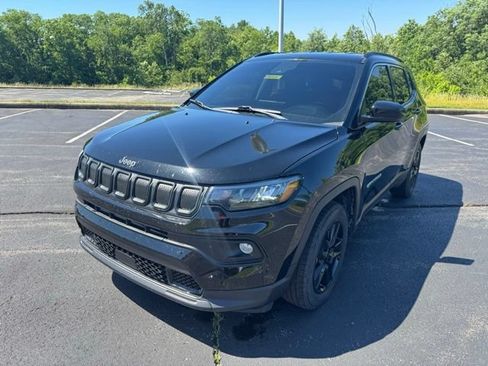 Used 2022 Jeep Compass Latitude w/ Convenience Group FWD image 7