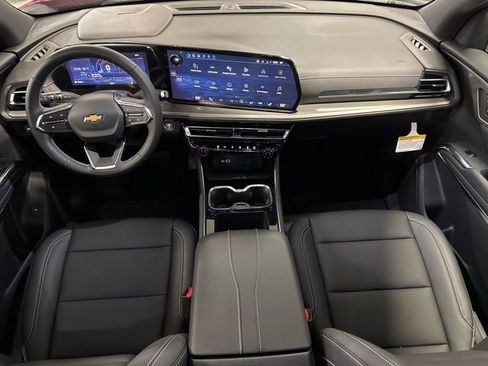 New 2026 Chevrolet Traverse LT FWD image 3