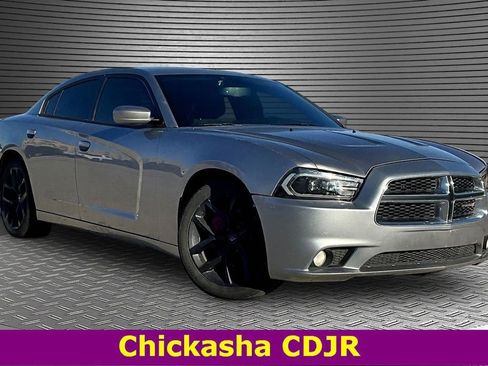 Used 2014 Dodge Charger R/T w/ Blacktop Package image 3