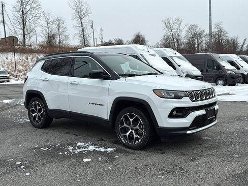 New 2025 Jeep Compass Limited image 2