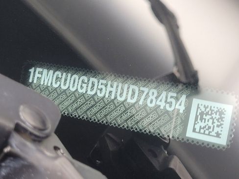 Used 2017 Ford Escape SE image 33