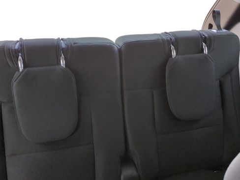 Used 2022 Ford Explorer XLT image 28