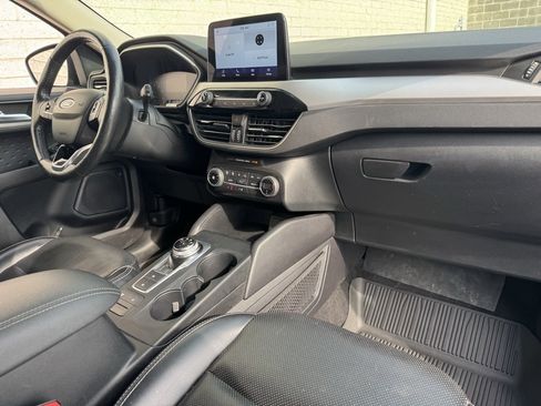 Certified 2020 Ford Escape SEL image 18