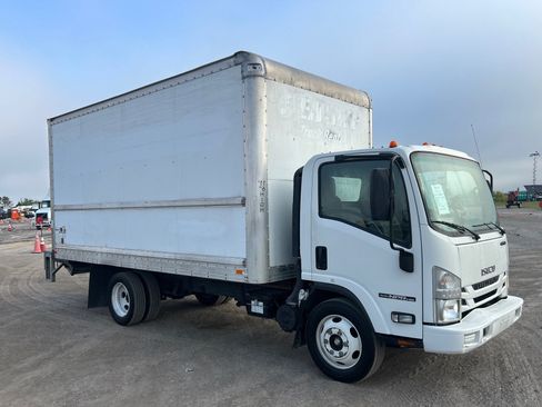 Used 2018 Isuzu NPR RWD image 2