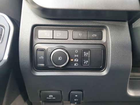 Used 2024 Ford F450 Platinum image 28