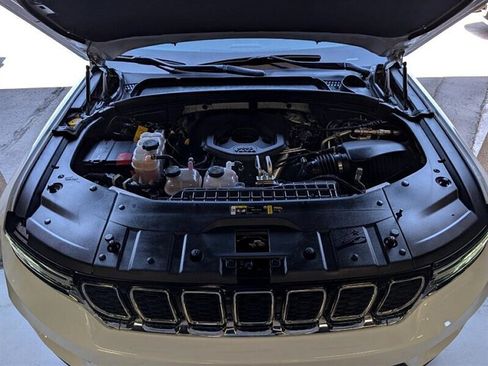 Used 2024 Jeep Grand Cherokee Limited 4xe image 17