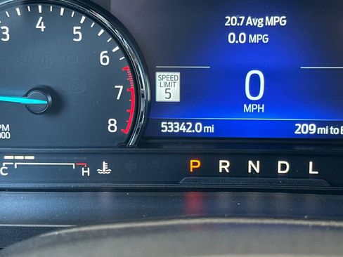 Used 2022 Ford Explorer XLT w/ Equipment Group 202A AWD/4WD image 26