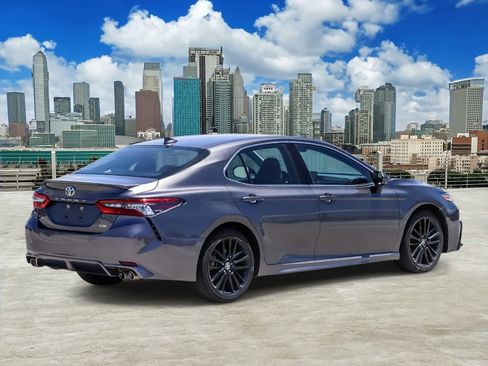 Used 2024 Toyota Camry XSE FWD image 4