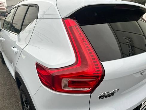 Certified 2025 Volvo XC40 B5 Core AWD/4WD image 10