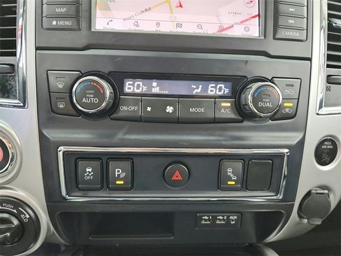 Used 2019 Nissan Titan SL image 20