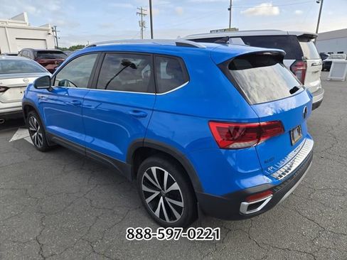 Certified 2023 Volkswagen Taos SE w/ Panoramic Sunroof Package FWD image 5