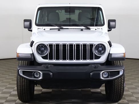 Used 2025 Jeep Wrangler Unlimited Sahara AWD/4WD image 10