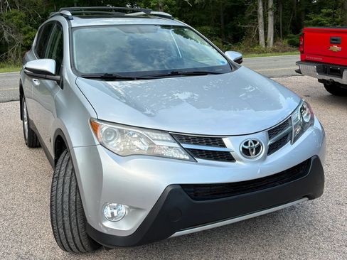 Used 2015 Toyota RAV4 Limited w/ Outdoor Package FWD image 2