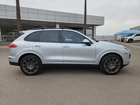 Used 2017 Porsche Cayenne Platinum Edition image 4