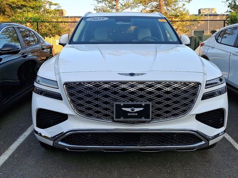 Certified 2025 Genesis GV80 2.5T Prestige AWD/4WD image 3