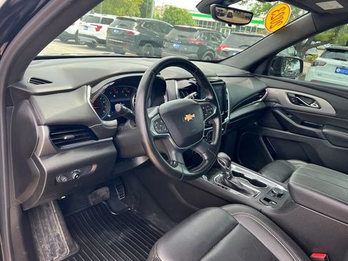 Used 2023 Chevrolet Traverse LT w/ Rear Camera Mirror Package AWD/4WD image 18