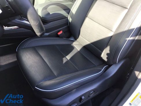 Used 2025 Buick Enclave Sport Touring image 8