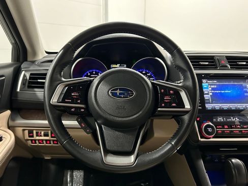 Used 2018 Subaru Outback 2.5i Limited image 10