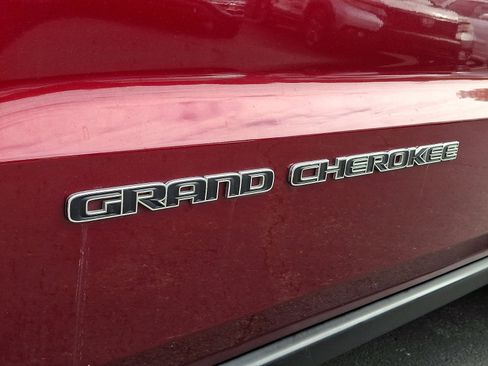 Certified 2017 Jeep Grand Cherokee Limited AWD/4WD image 31