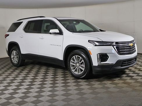 Used 2022 Chevrolet Traverse LT AWD/4WD image 2