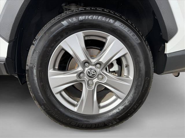 Used 2025 Toyota RAV4 LE AWD/4WD image 23